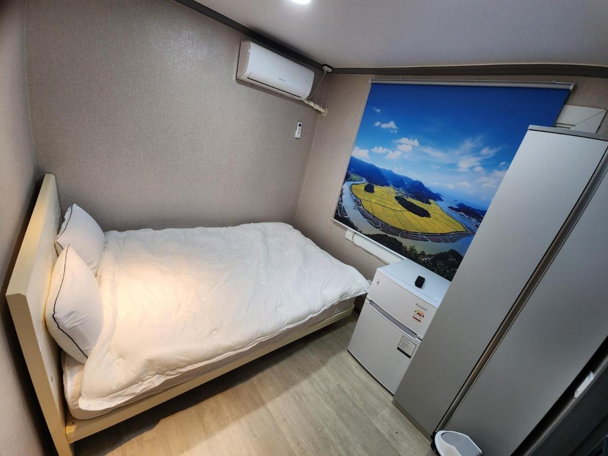 Ara Guesthouse Busan Bagian luar foto